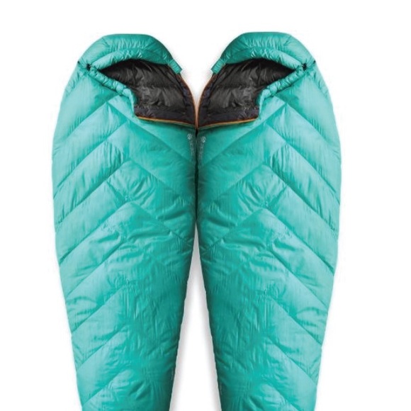 Two Mountain Hardweat Heratio 32 Down Fill Sleeping Bags, Left and Right (long) - Picture 1 of 1